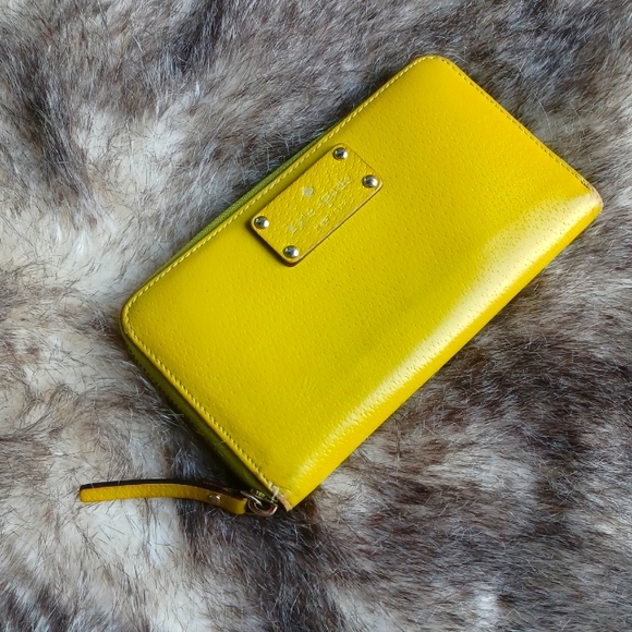 Kate Spade wallet - Picture 1 of 16